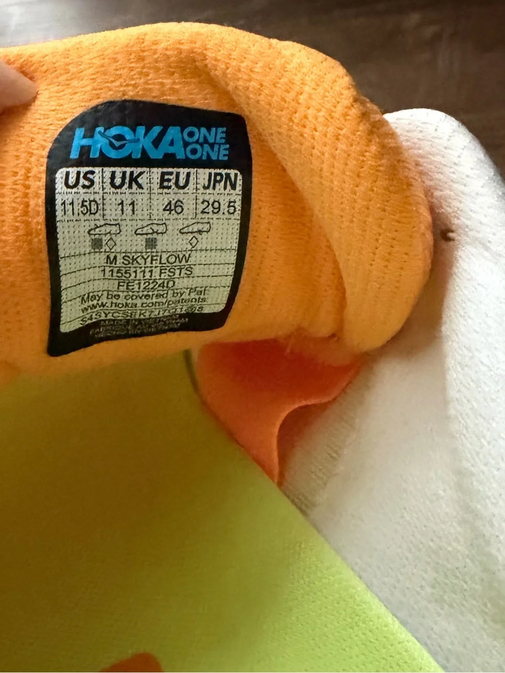 Hola Skyflow sneakers